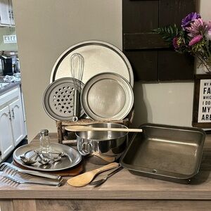 CURATED BY ME 16 PIECE MUD KITCHEN STAINLESS STEEL LOOSE PARTS OUTDOOR PLAY SET